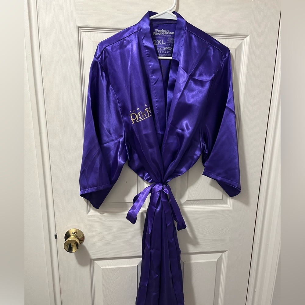 Parks and Recreation - Treat Yo' Self - Satin Robe - Costume - For Fun - 3XL